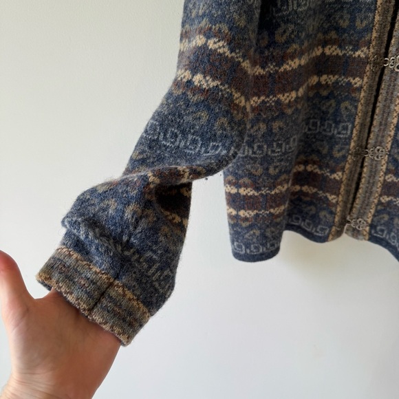 Cambridge Dry Goods Women's Nordic Wool Sweater front hooks cardigan crew neck M - Picture 4 of 7